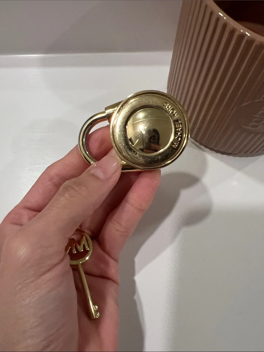 💛Michael Kors lock & key💛
